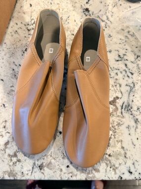 Women's Tan Jazz Shoes